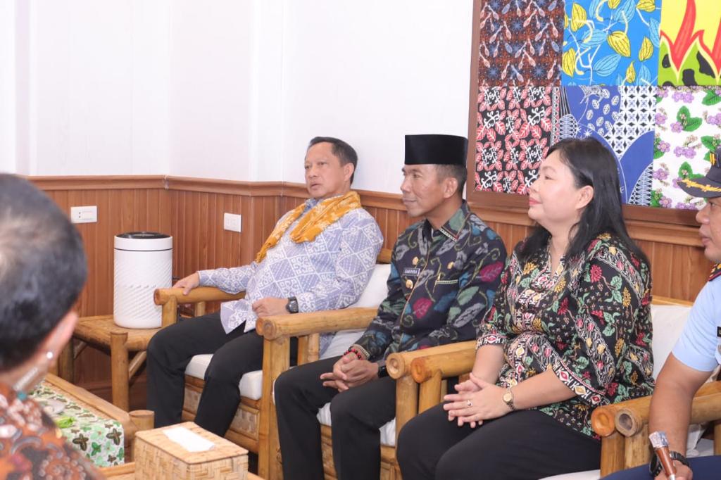 Hadiri Rakor Pengendalian Inflasi, Mendagri Tiba di Belitung